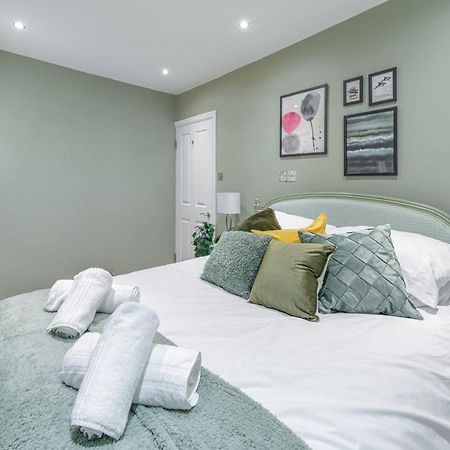 شقة Stylish Shepherds Bush Flat لندن المظهر الخارجي الصورة
