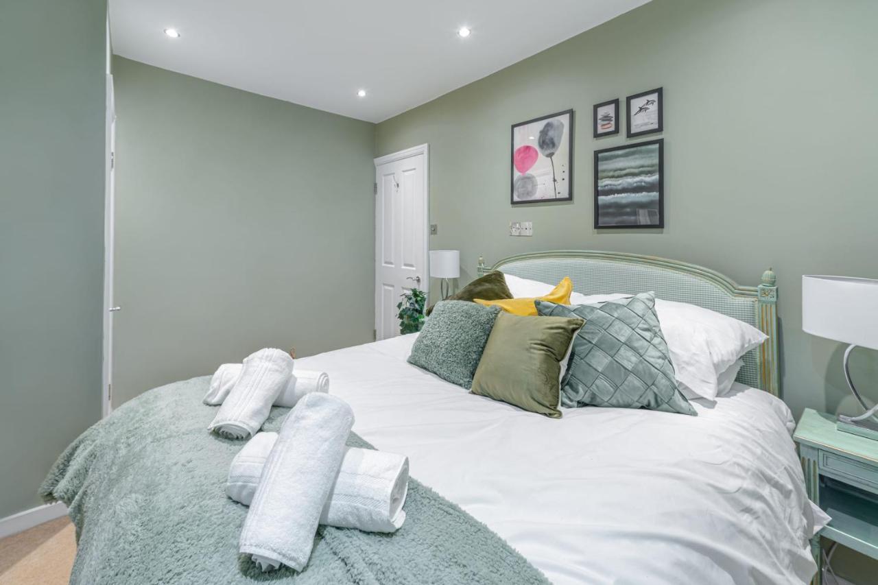 شقة Stylish Shepherds Bush Flat لندن المظهر الخارجي الصورة